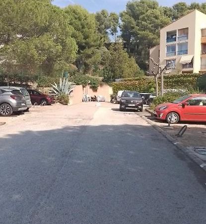 A La Semaine Ou Au Jour / Location Studio Meuble 30M² La Ciotat Luaran gambar